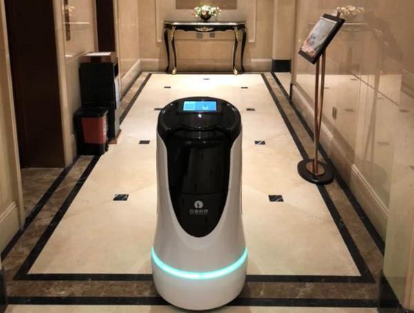 服務(wù)機器人成傳統(tǒng)酒店“智能化”突破口(圖1) 服務(wù)機器人成傳統(tǒng)酒店“智能化”突破口(圖1)